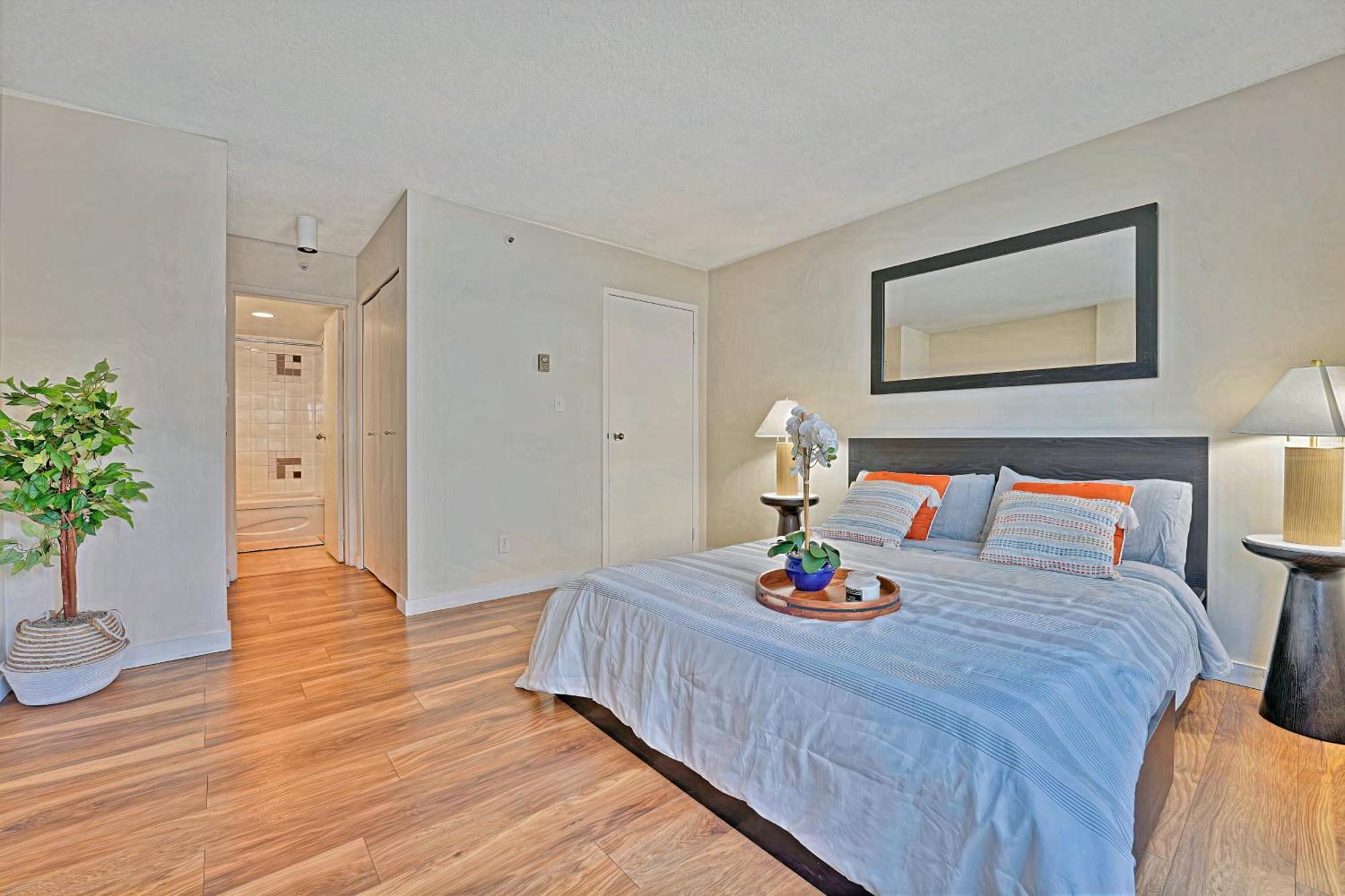 Prime Location Stylish Two-Bedroom Apartment Overlooking Downtown فانكوفر المظهر الخارجي الصورة
