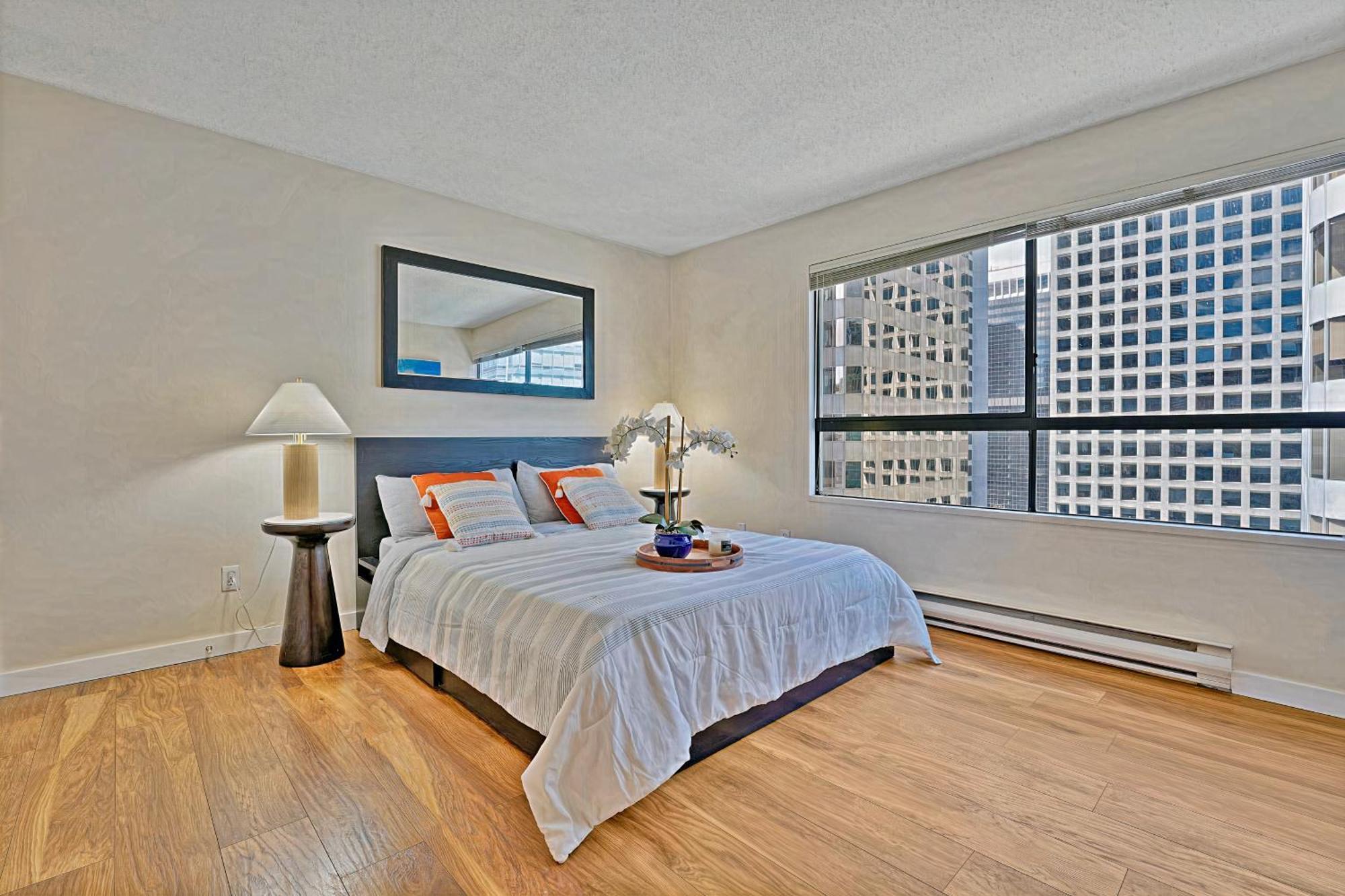 Prime Location Stylish Two-Bedroom Apartment Overlooking Downtown فانكوفر المظهر الخارجي الصورة